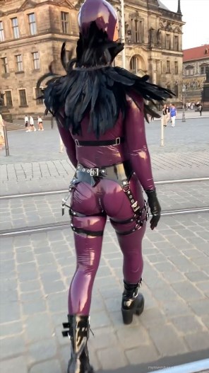 Rubbermissy - Latex Public walk in Dresden